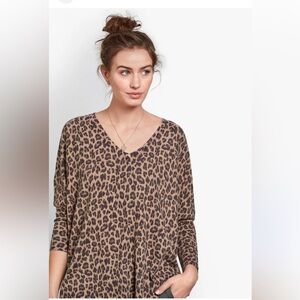 💯 Organic Cotton Leopard Print V-Neck Top
